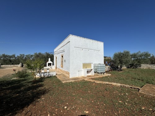 Piccolo Fabbricato in Pietra, ideale per villeggiatura